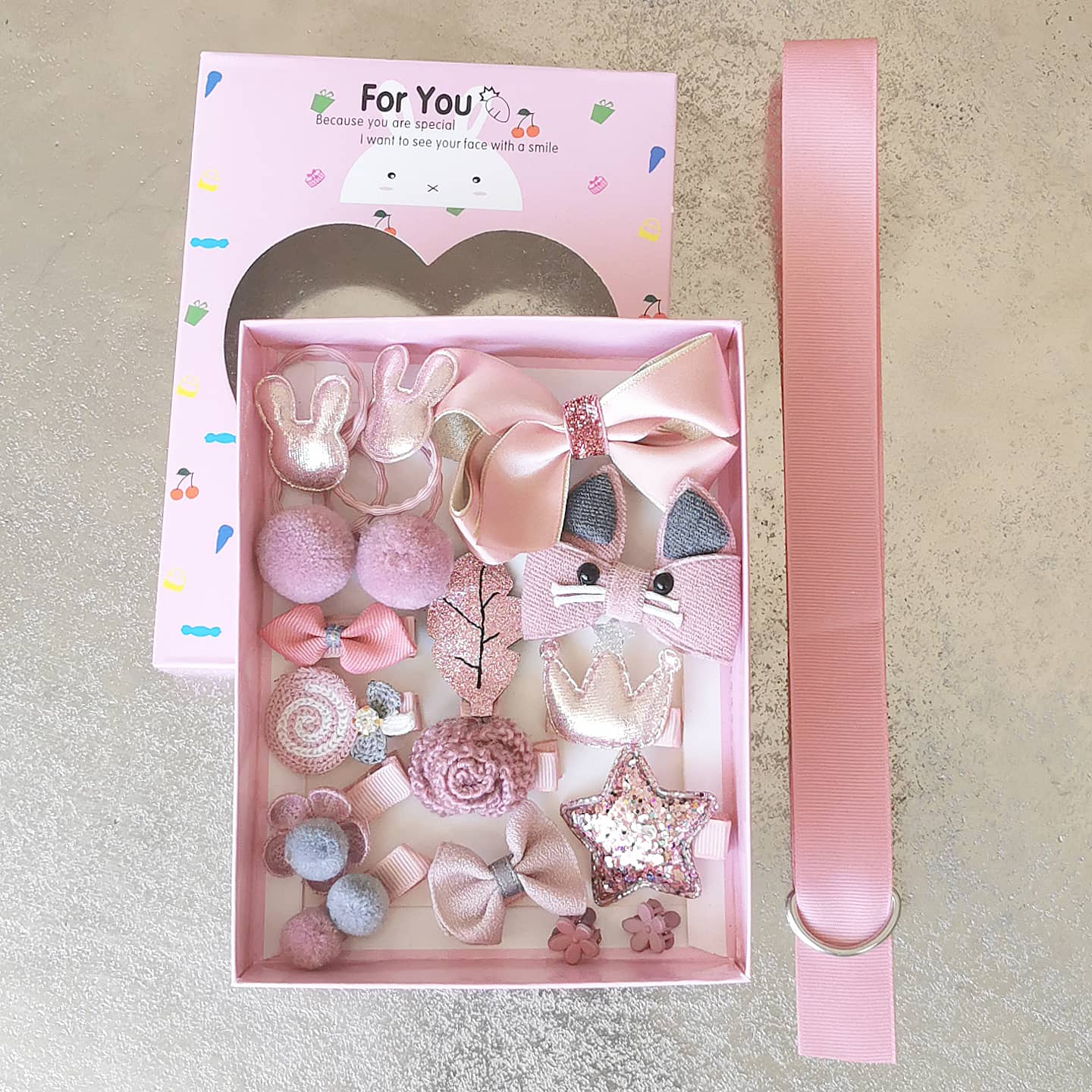 Hair accessories box